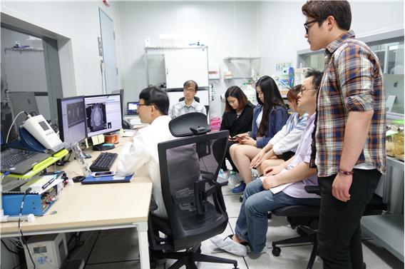 대구경북첨단의료산업진흥재단 실험동물센터 MRI 실습 자료사진