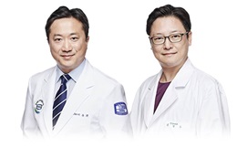 좌측부터 이동희, 김영수 교수