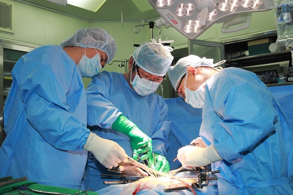 이동현 이대목동병원 교수 인공방광수술 장면