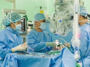 우리들병원 최소침습 수술법 장면